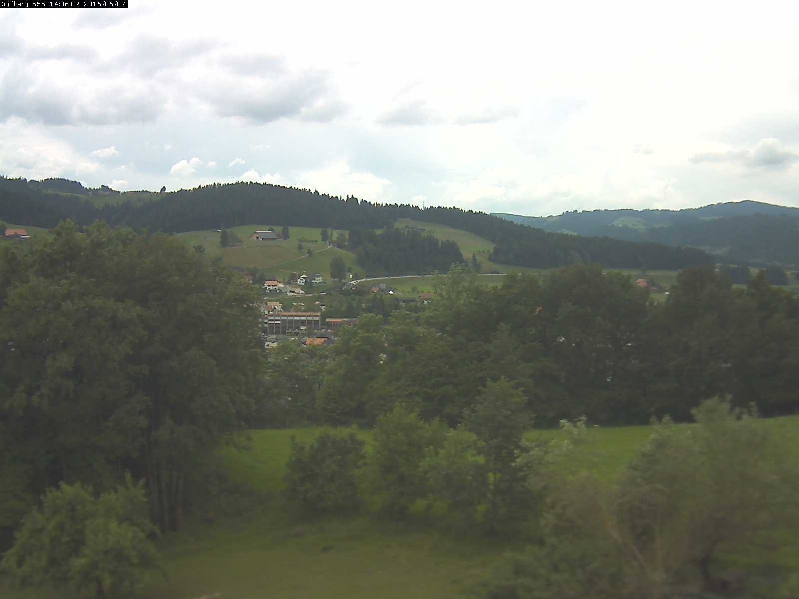 Webcam-Bild: Aussicht vom Dorfberg in Langnau 20160607-140601