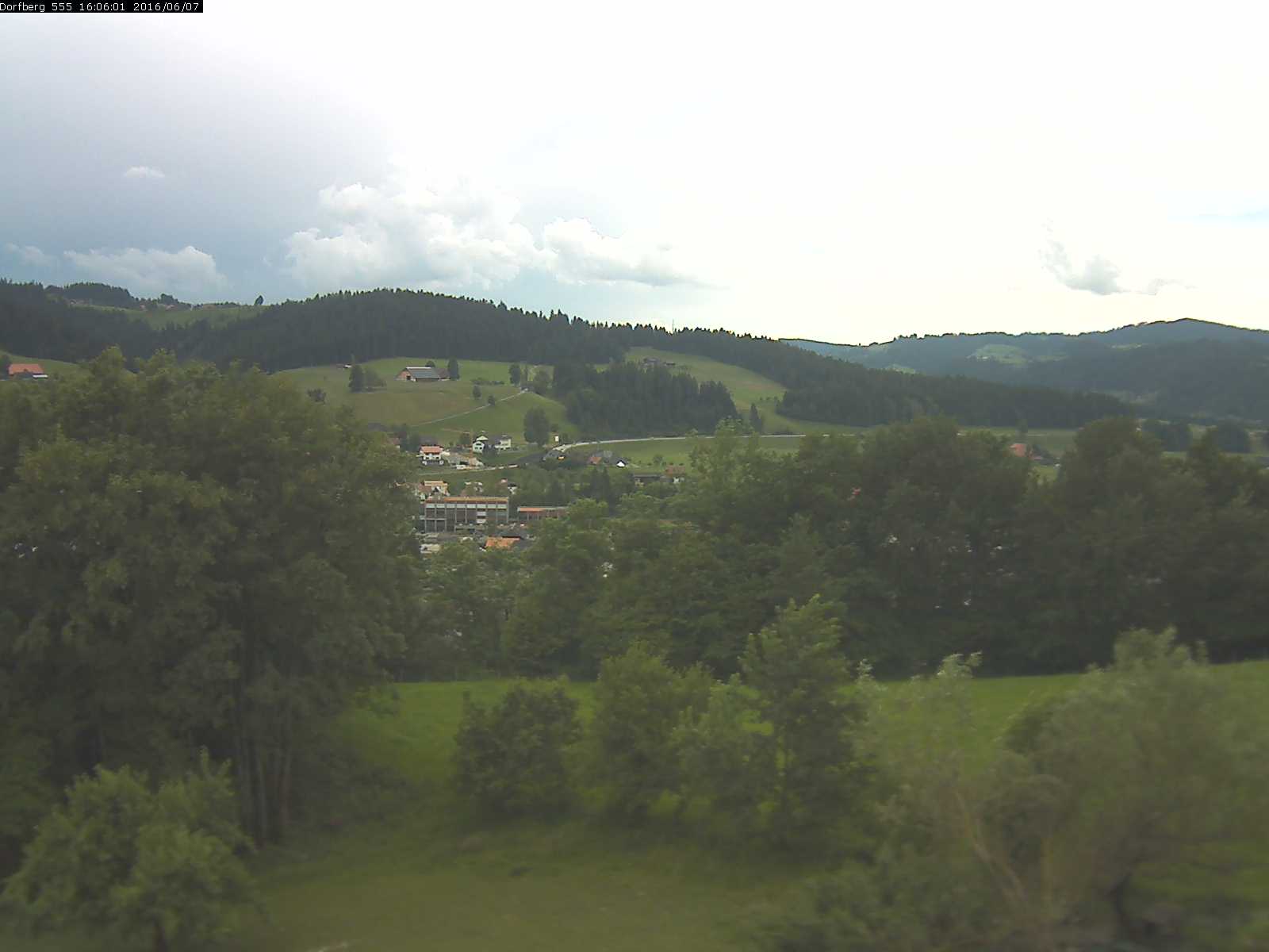 Webcam-Bild: Aussicht vom Dorfberg in Langnau 20160607-160601