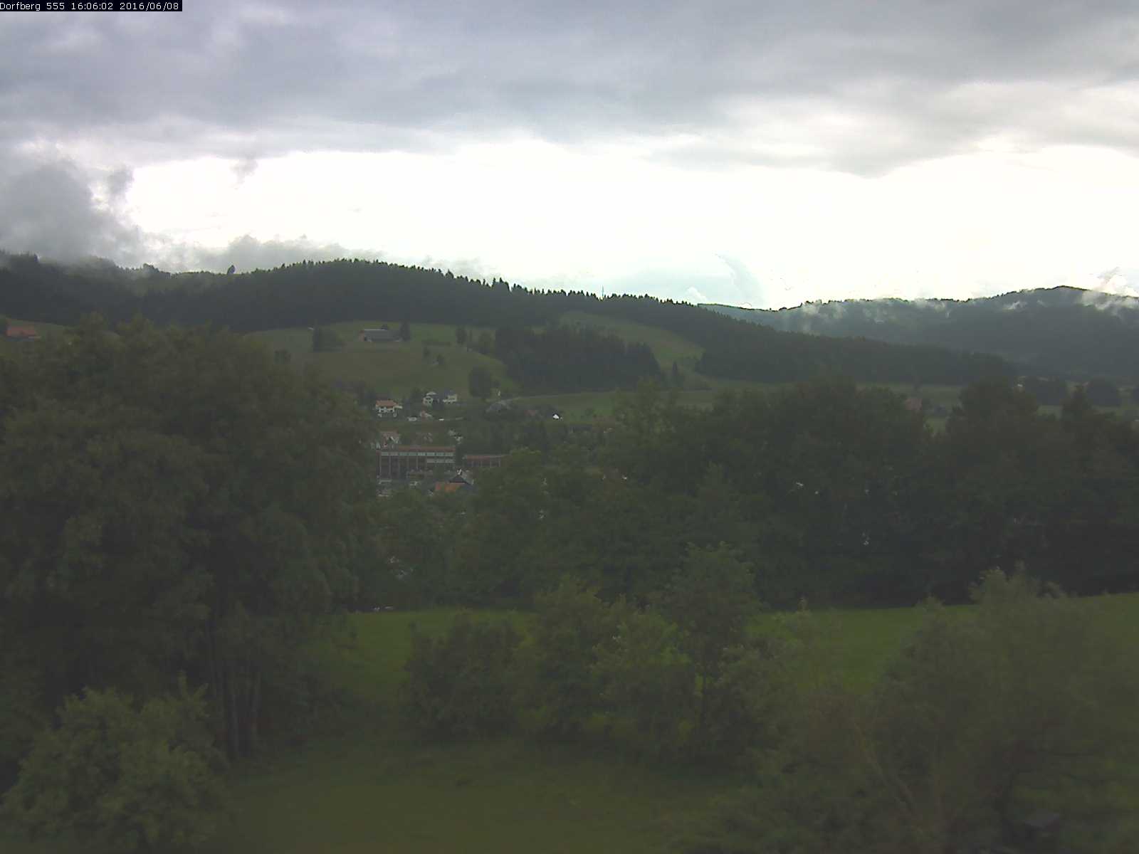 Webcam-Bild: Aussicht vom Dorfberg in Langnau 20160608-160601