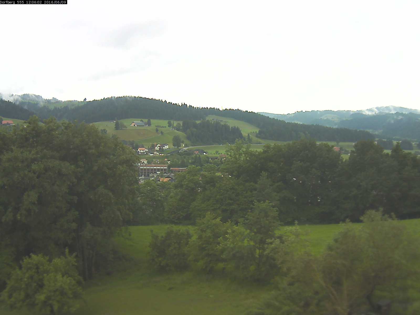Webcam-Bild: Aussicht vom Dorfberg in Langnau 20160609-120601