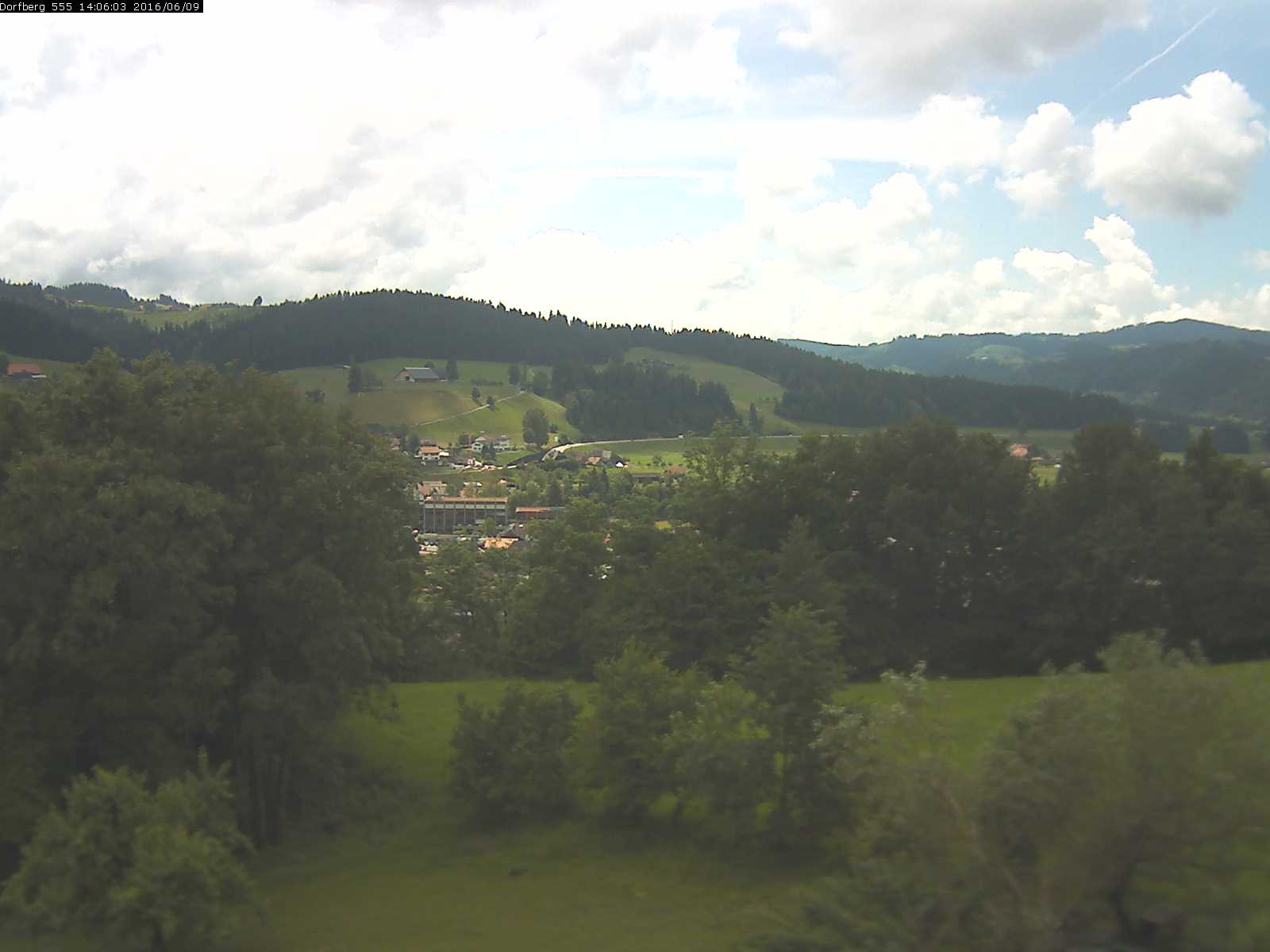 Webcam-Bild: Aussicht vom Dorfberg in Langnau 20160609-140601