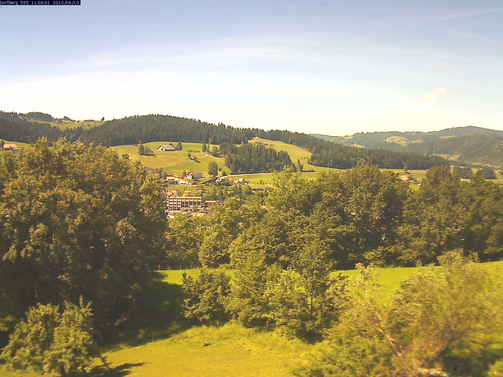 Webcam-Bild: Aussicht vom Dorfberg in Langnau 20160610-110601