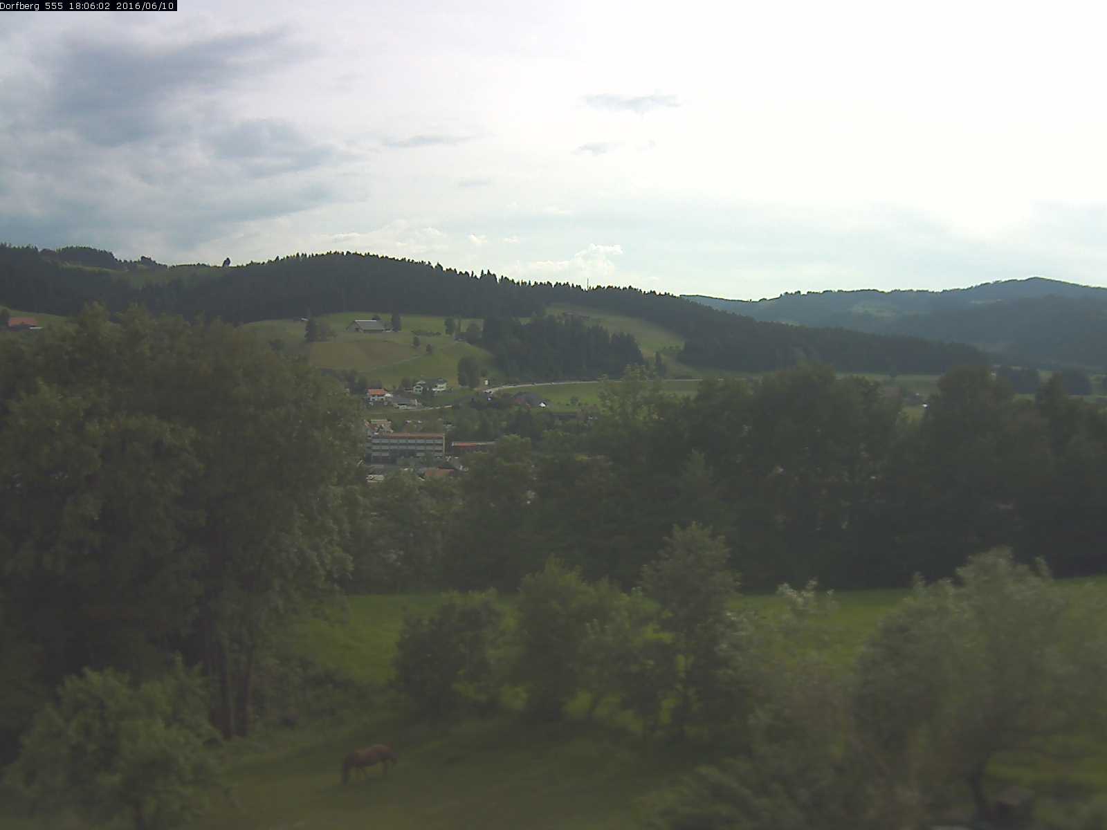 Webcam-Bild: Aussicht vom Dorfberg in Langnau 20160610-180601