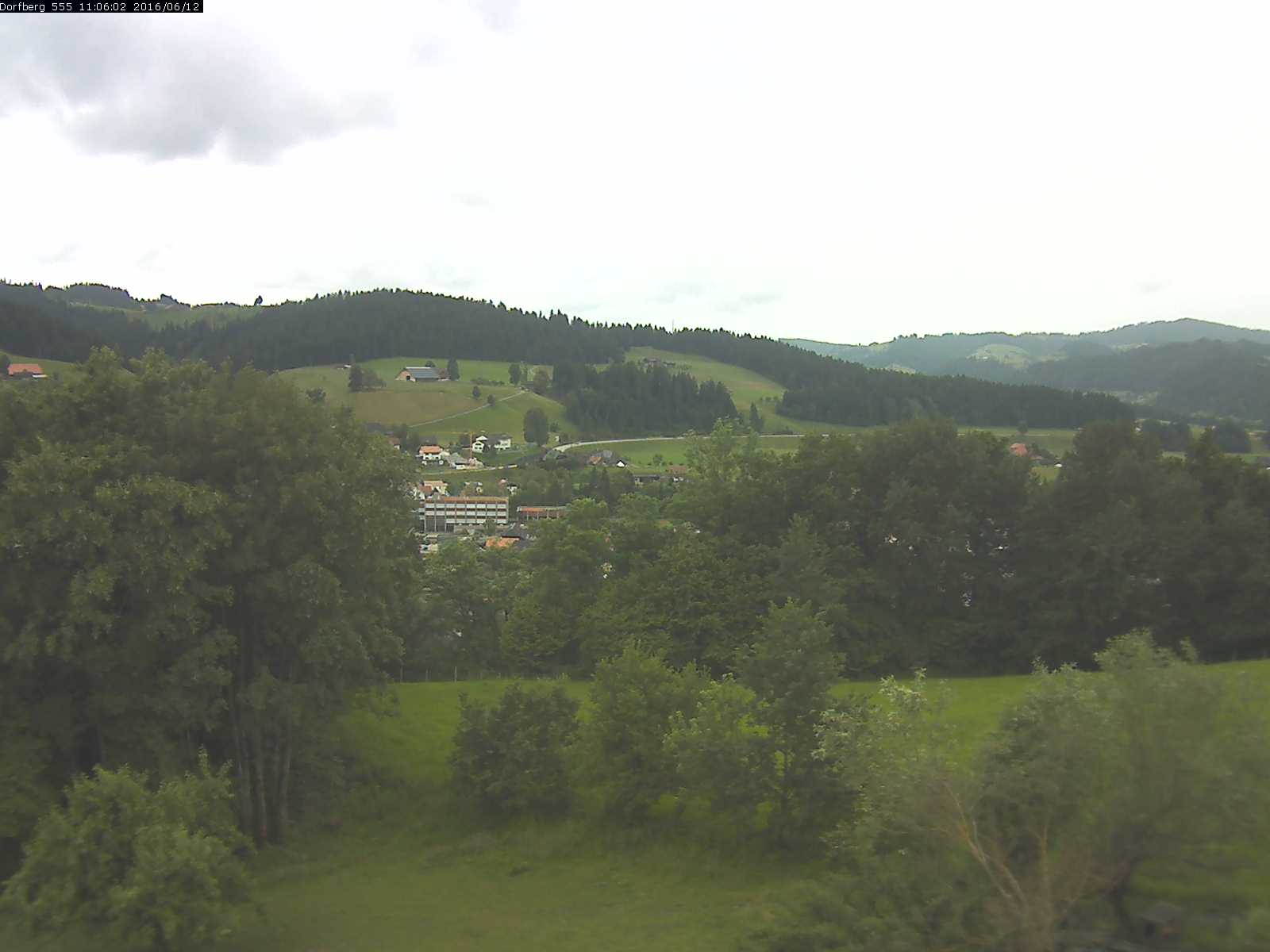 Webcam-Bild: Aussicht vom Dorfberg in Langnau 20160612-110601