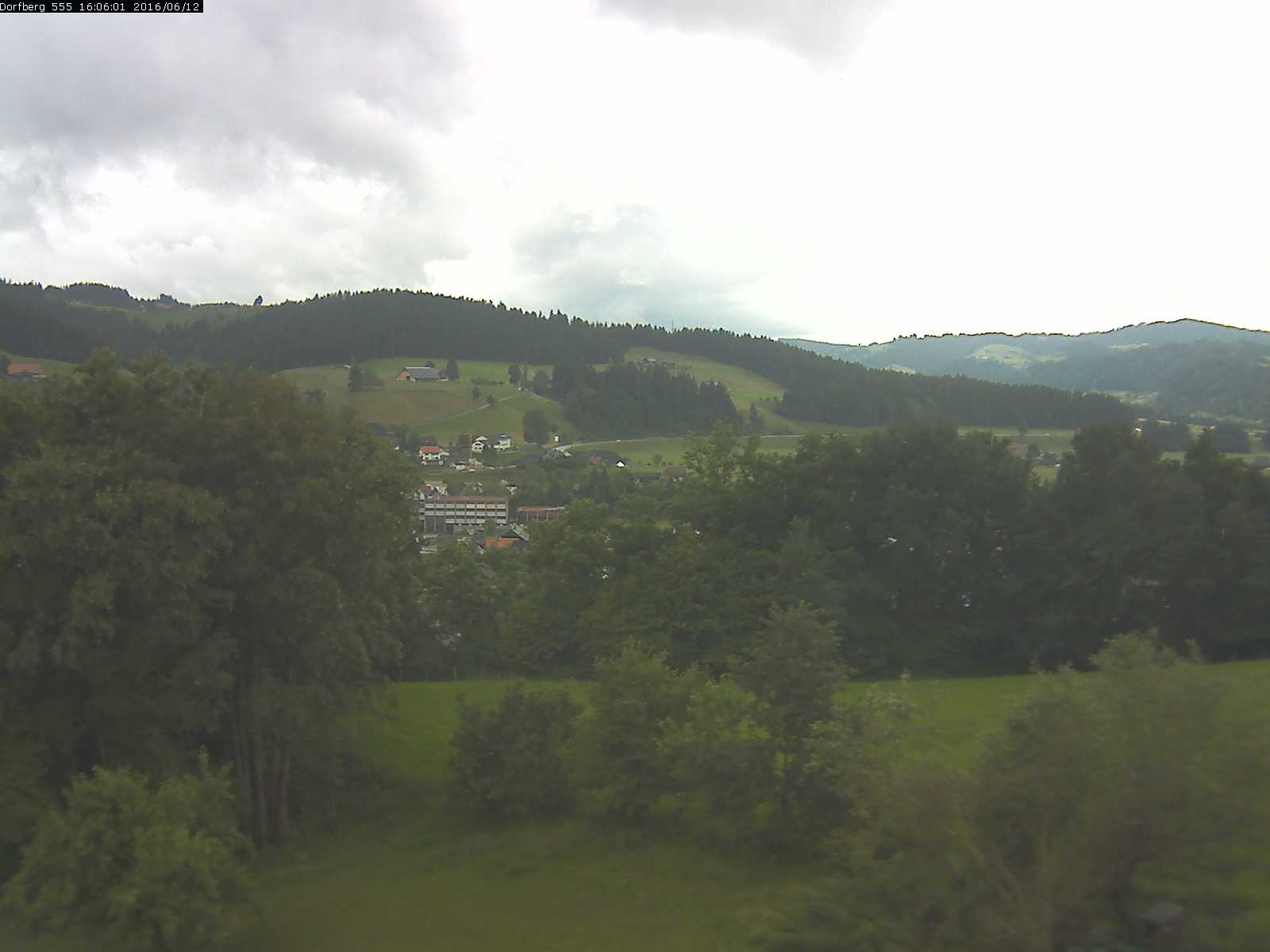 Webcam-Bild: Aussicht vom Dorfberg in Langnau 20160612-160601