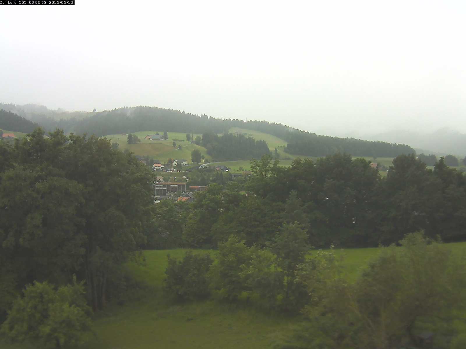 Webcam-Bild: Aussicht vom Dorfberg in Langnau 20160613-090601