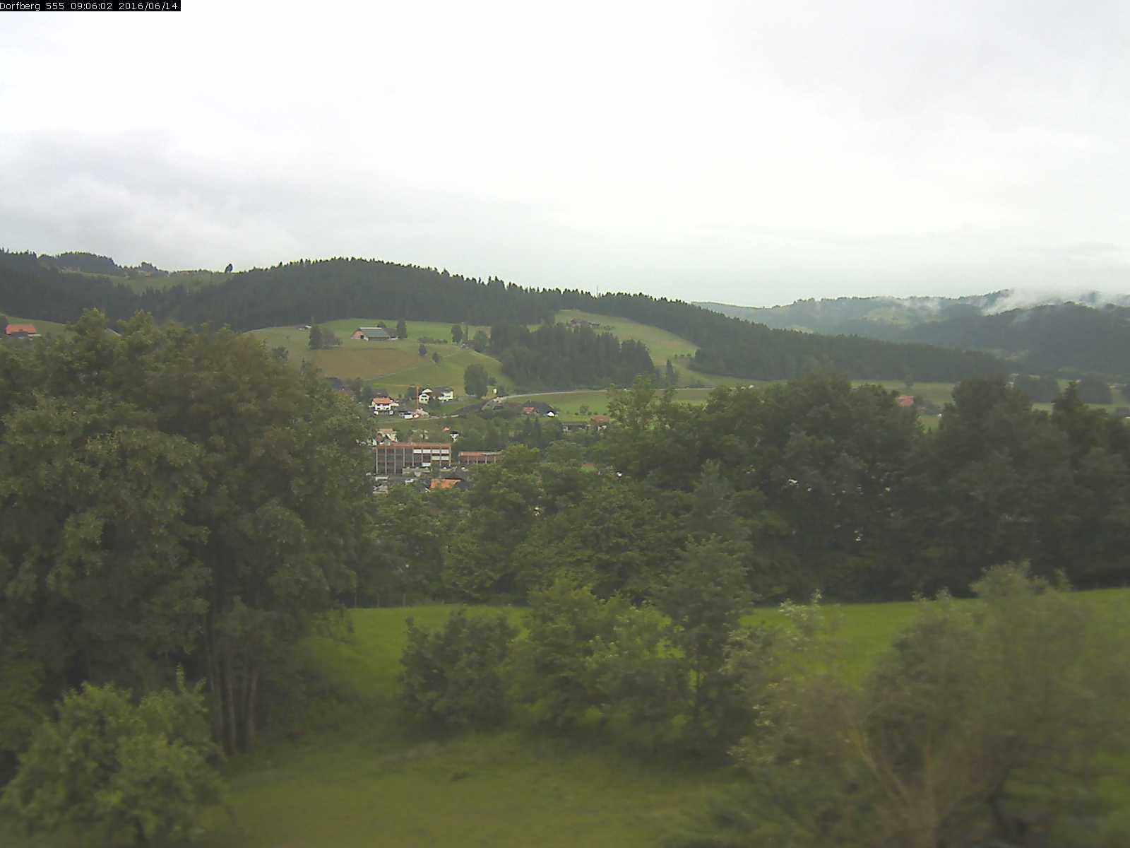 Webcam-Bild: Aussicht vom Dorfberg in Langnau 20160614-090601