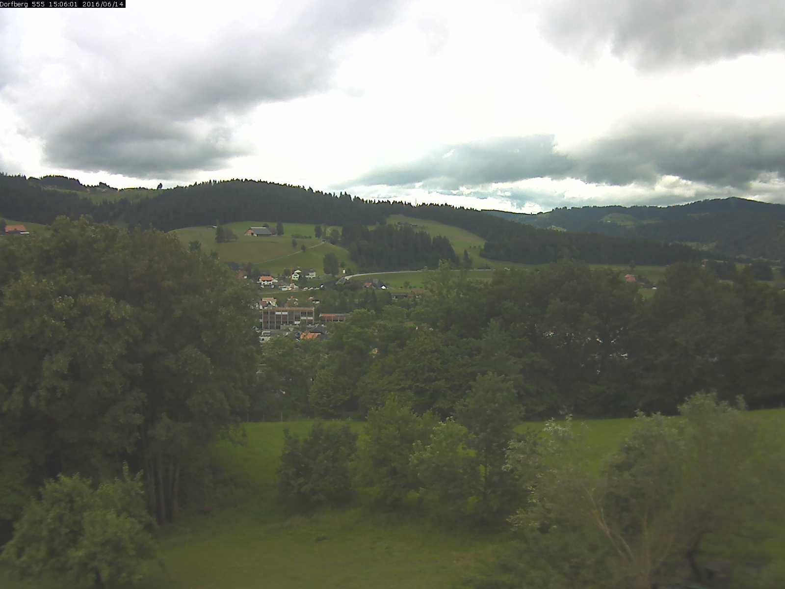 Webcam-Bild: Aussicht vom Dorfberg in Langnau 20160614-150601