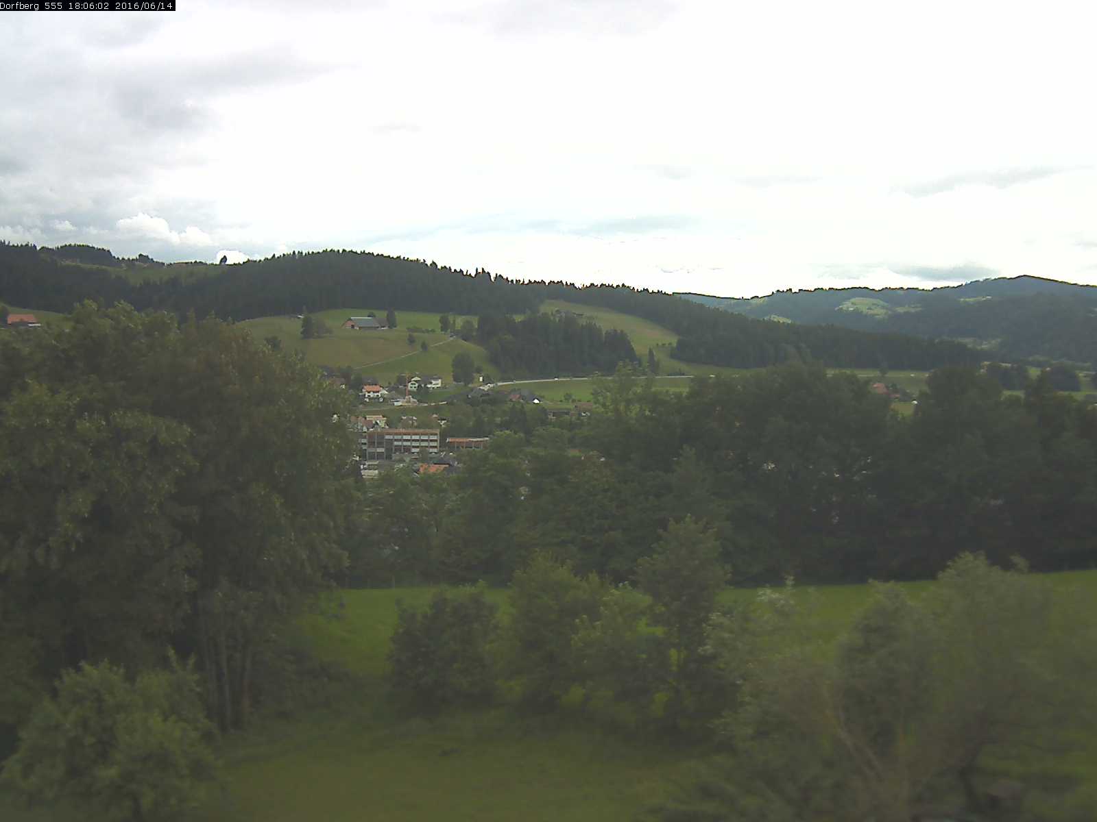 Webcam-Bild: Aussicht vom Dorfberg in Langnau 20160614-180601