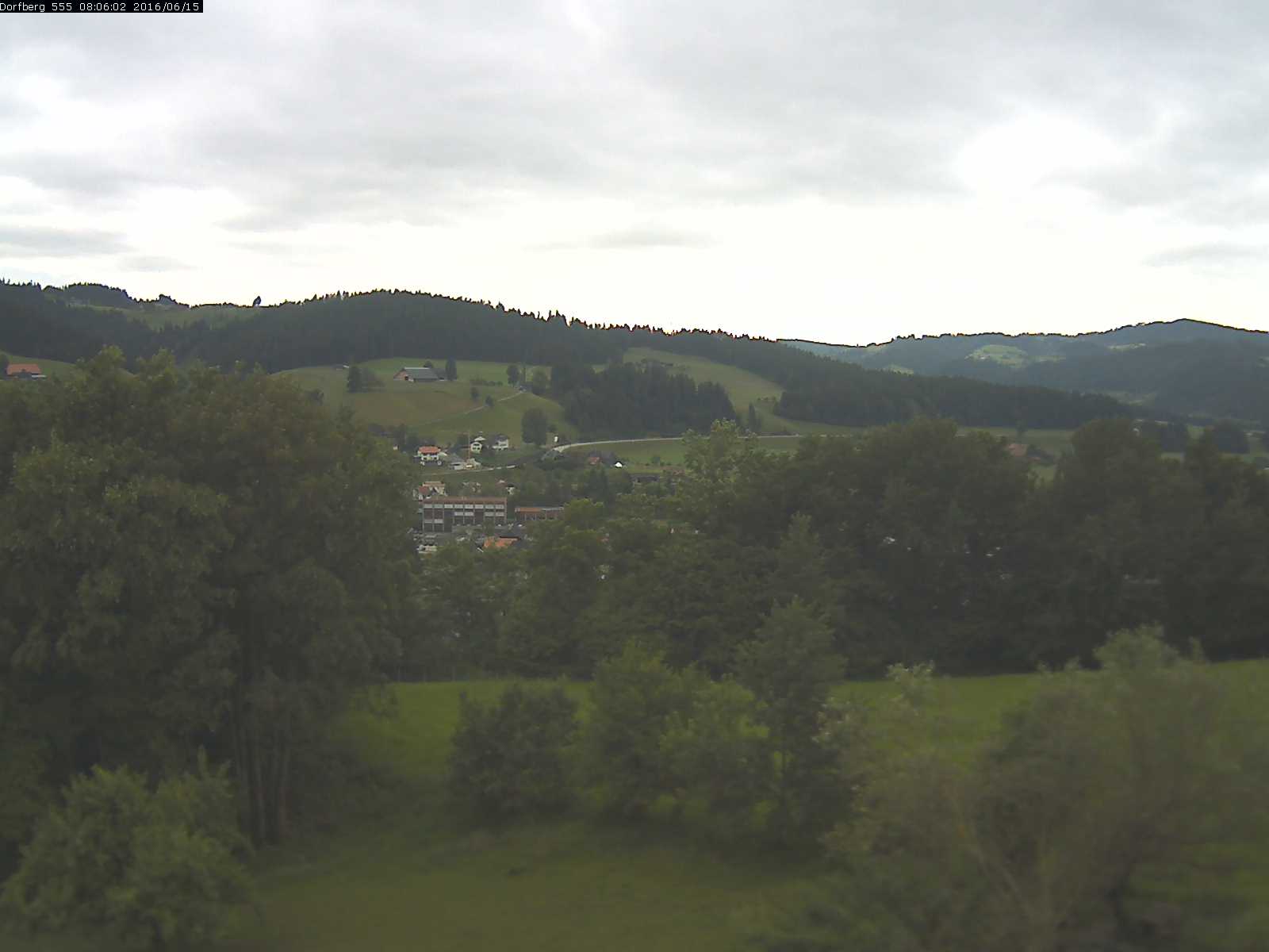 Webcam-Bild: Aussicht vom Dorfberg in Langnau 20160615-080601