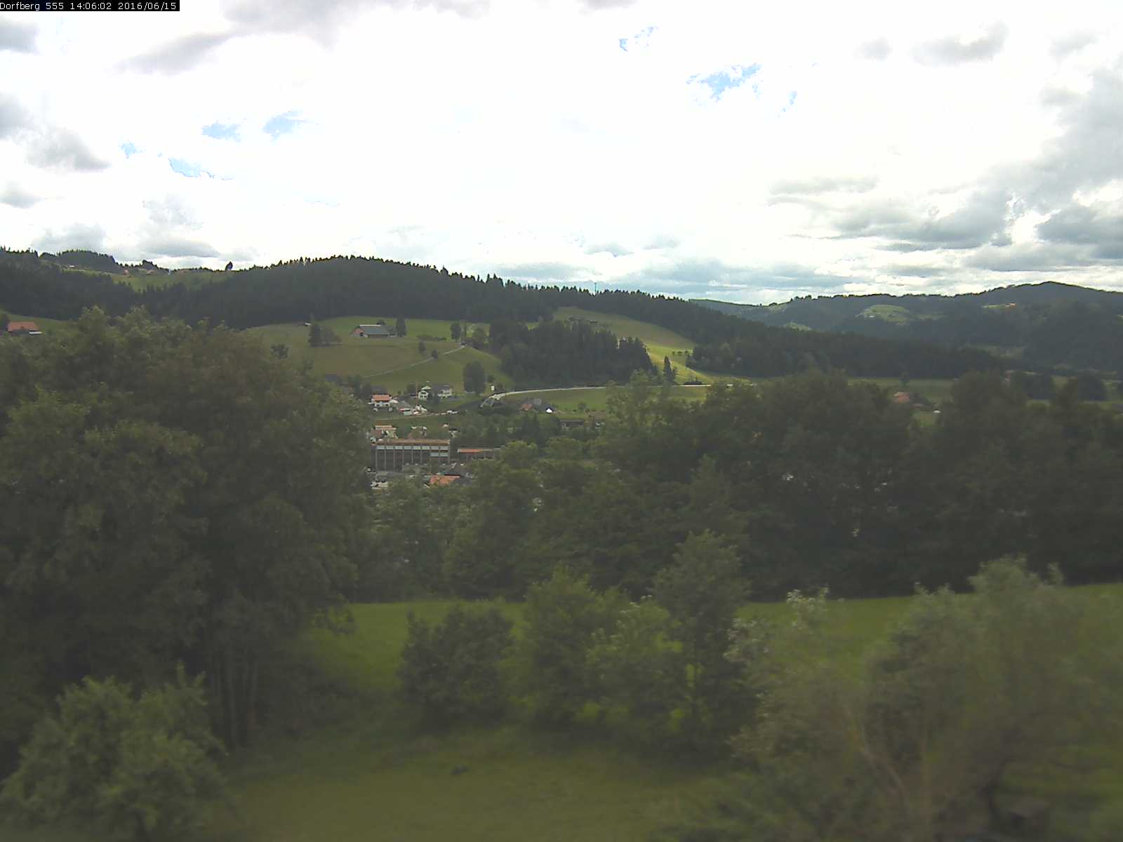 Webcam-Bild: Aussicht vom Dorfberg in Langnau 20160615-140601
