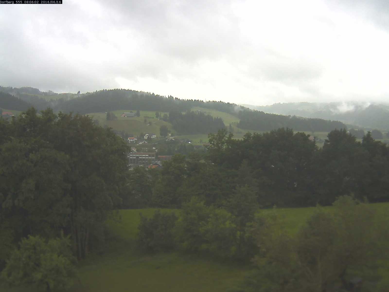 Webcam-Bild: Aussicht vom Dorfberg in Langnau 20160616-080601