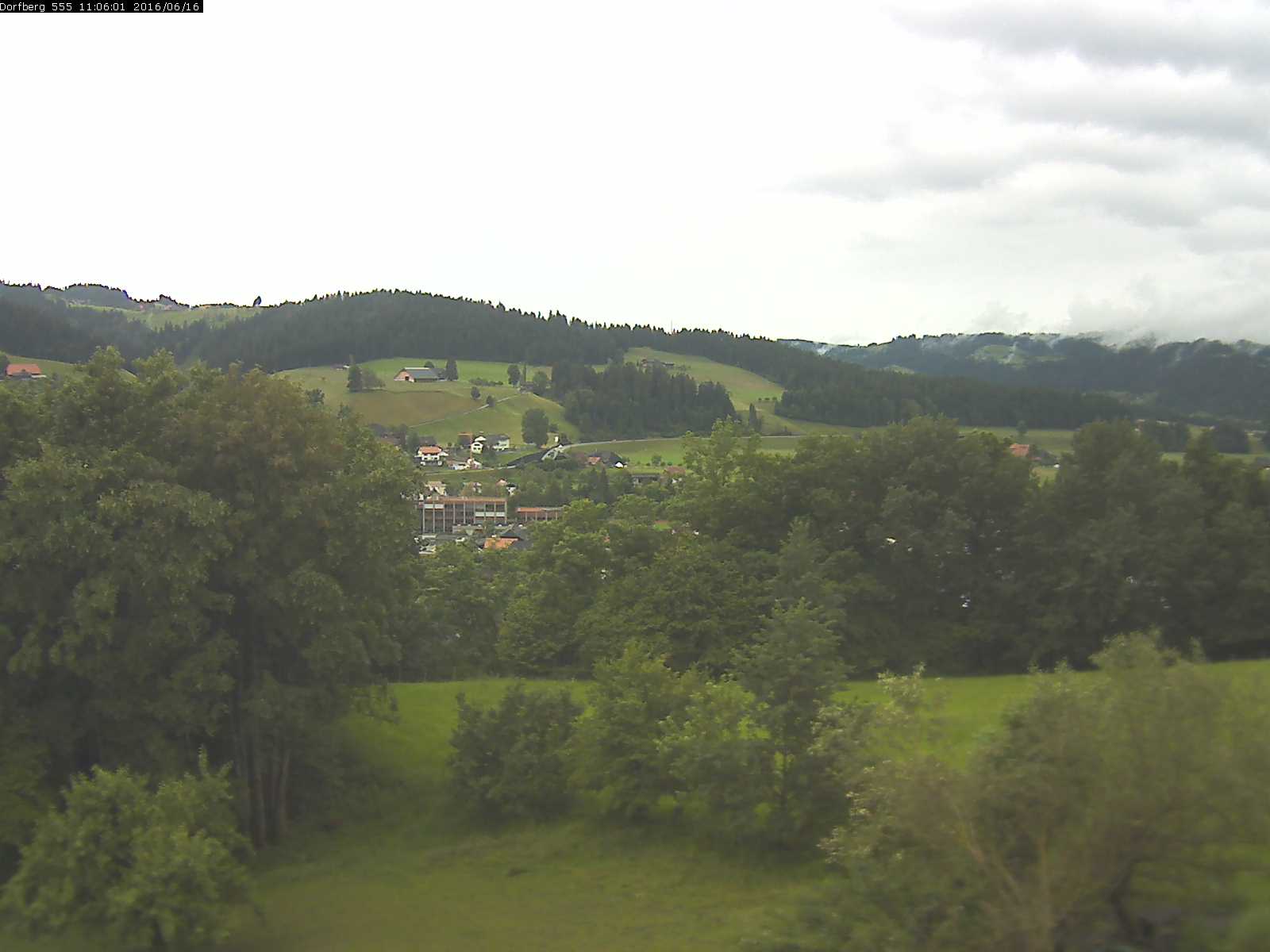 Webcam-Bild: Aussicht vom Dorfberg in Langnau 20160616-110601