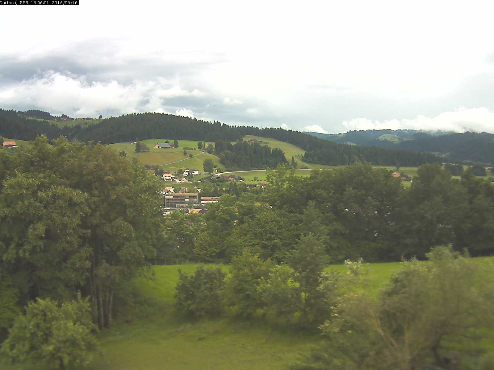 Webcam-Bild: Aussicht vom Dorfberg in Langnau 20160616-160601