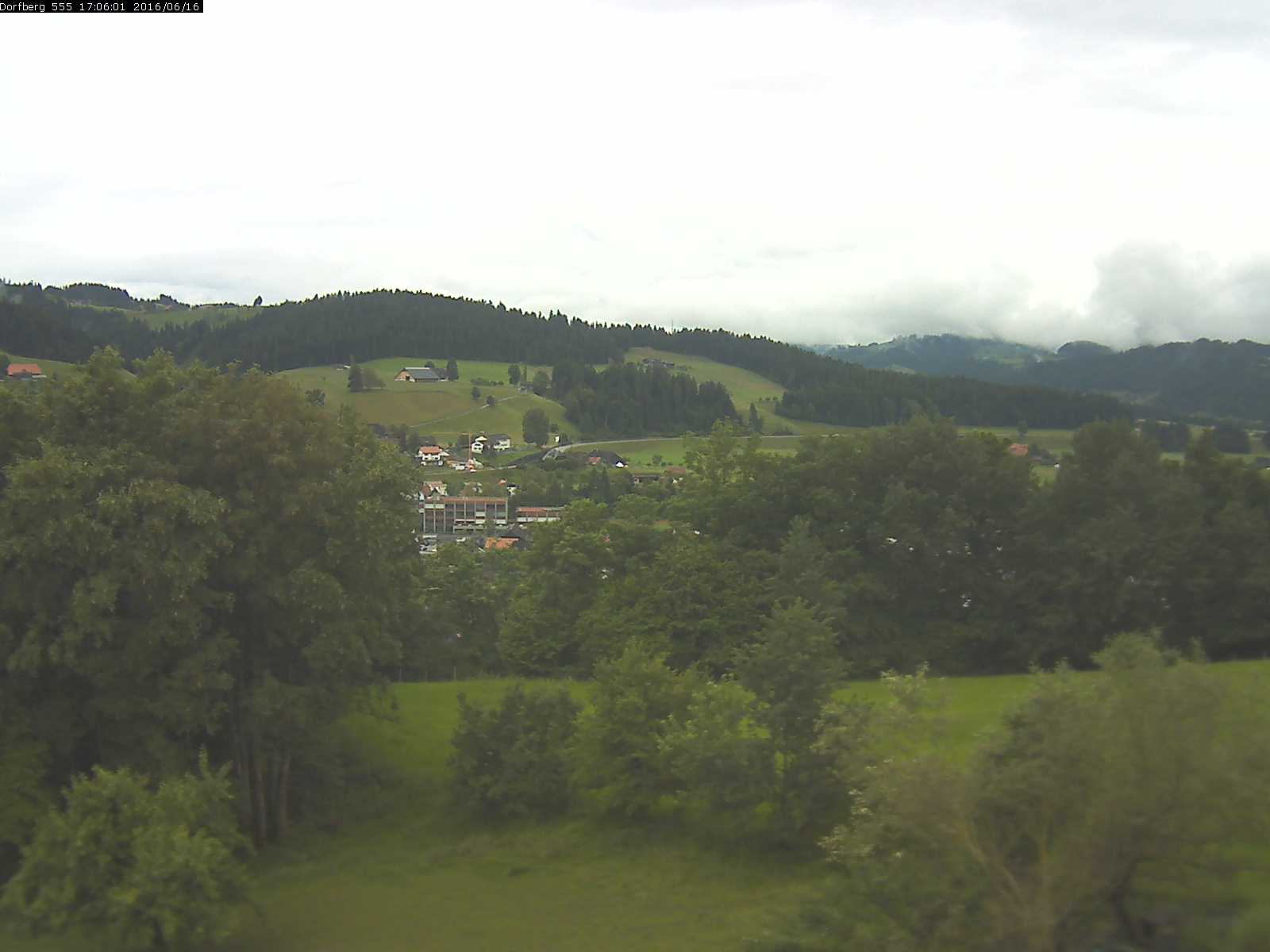 Webcam-Bild: Aussicht vom Dorfberg in Langnau 20160616-170601