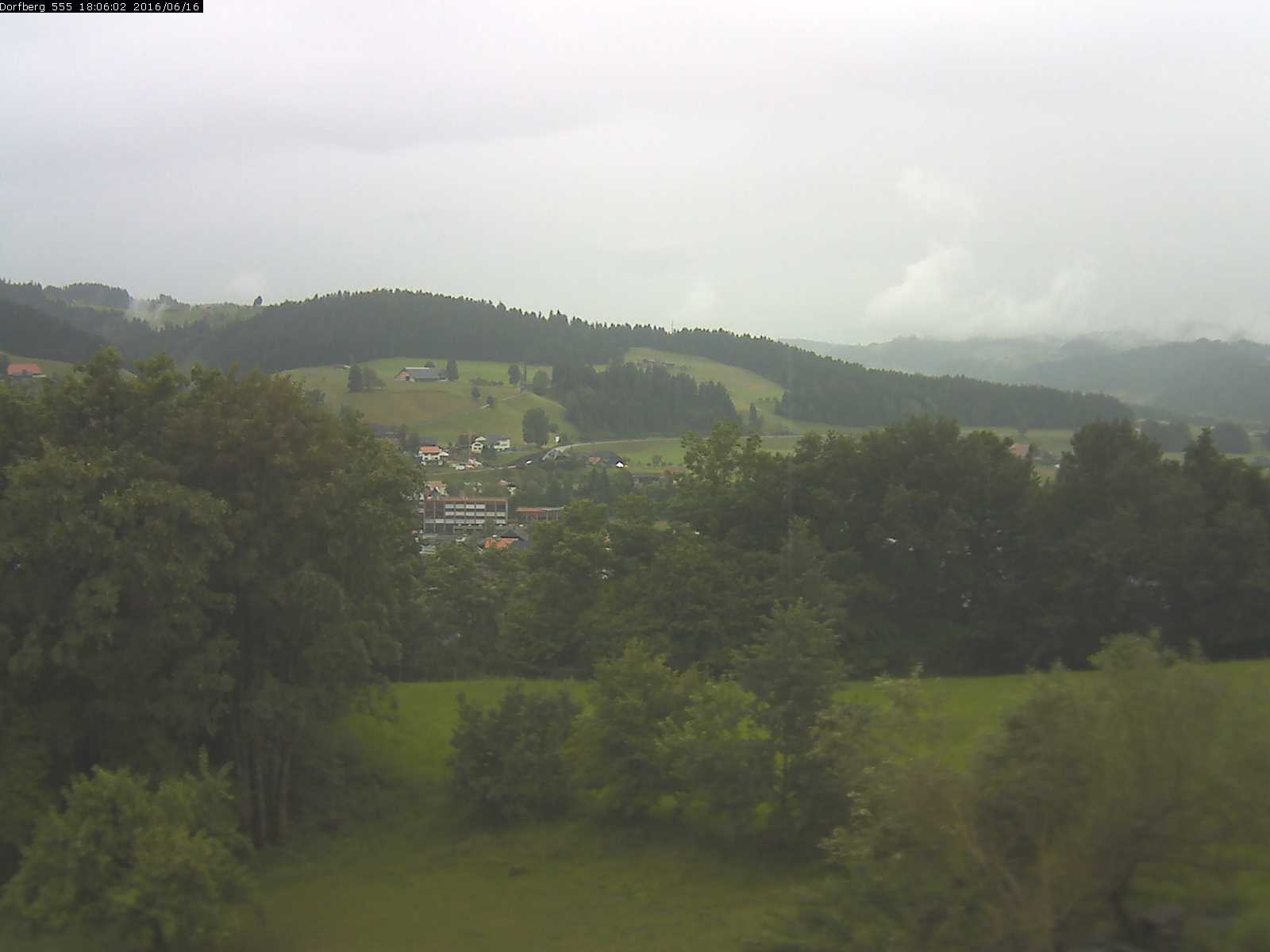 Webcam-Bild: Aussicht vom Dorfberg in Langnau 20160616-180601