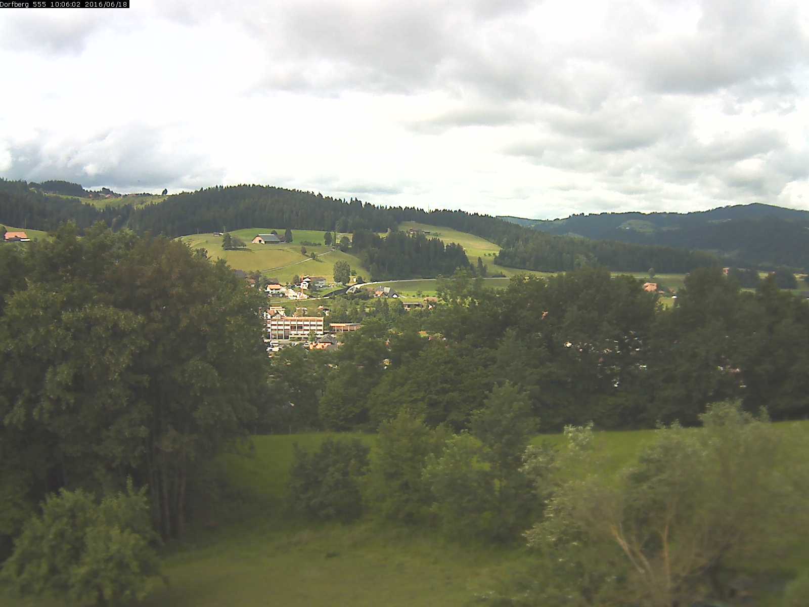 Webcam-Bild: Aussicht vom Dorfberg in Langnau 20160618-100601