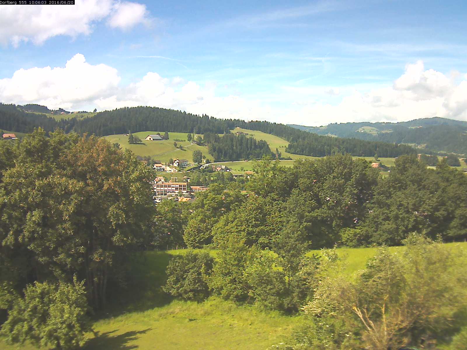Webcam-Bild: Aussicht vom Dorfberg in Langnau 20160620-100601