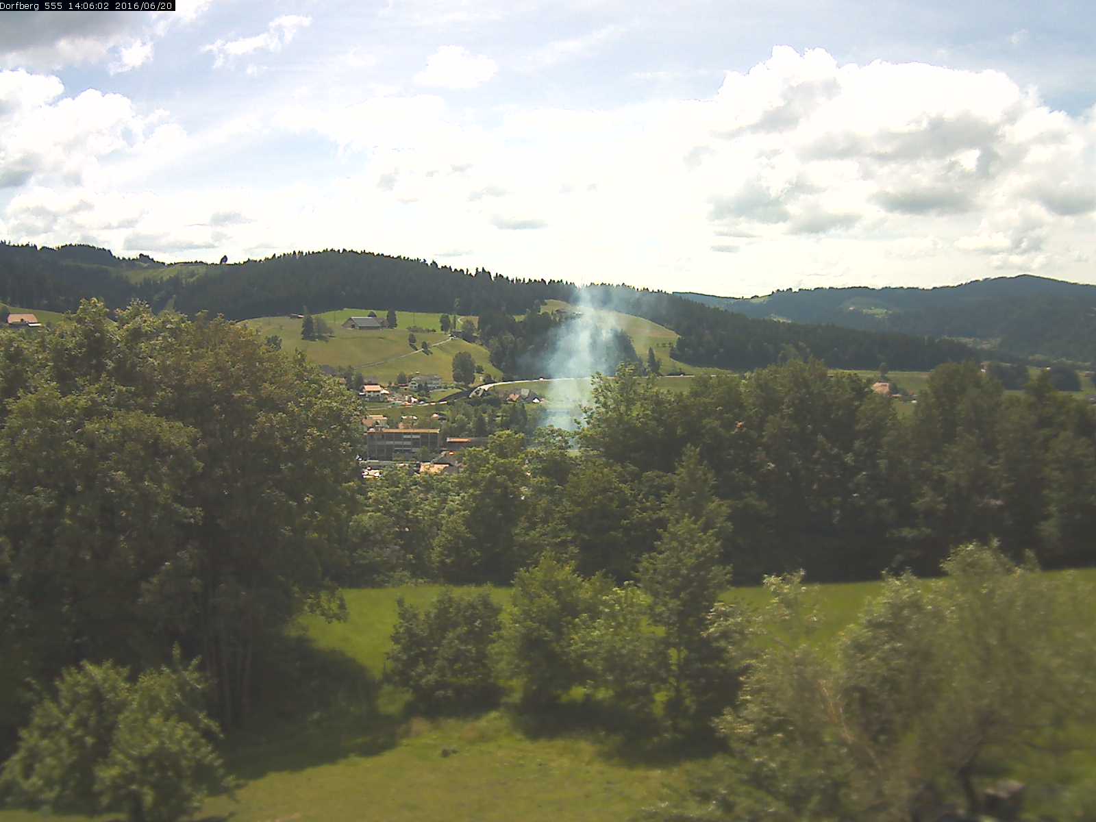 Webcam-Bild: Aussicht vom Dorfberg in Langnau 20160620-140601