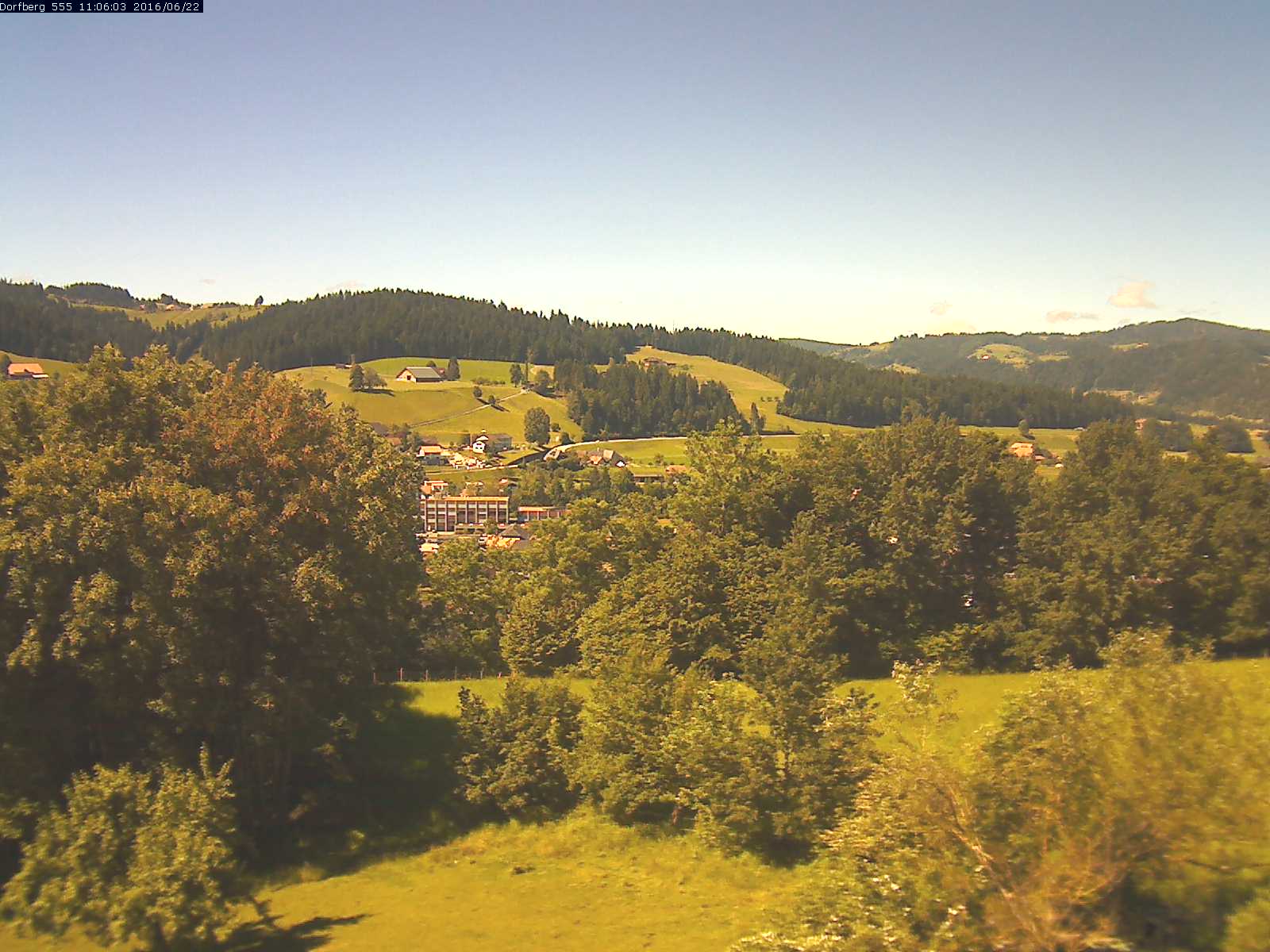 Webcam-Bild: Aussicht vom Dorfberg in Langnau 20160622-110601