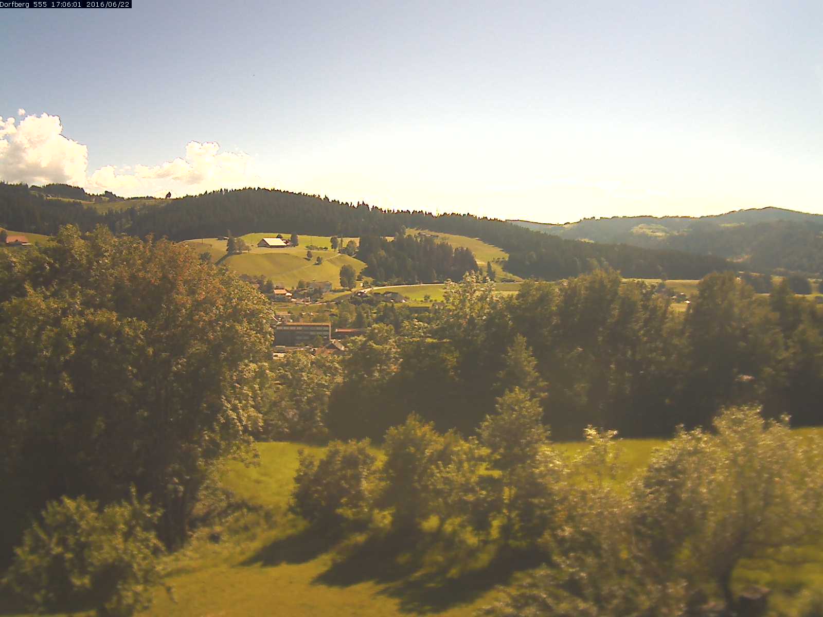 Webcam-Bild: Aussicht vom Dorfberg in Langnau 20160622-170601
