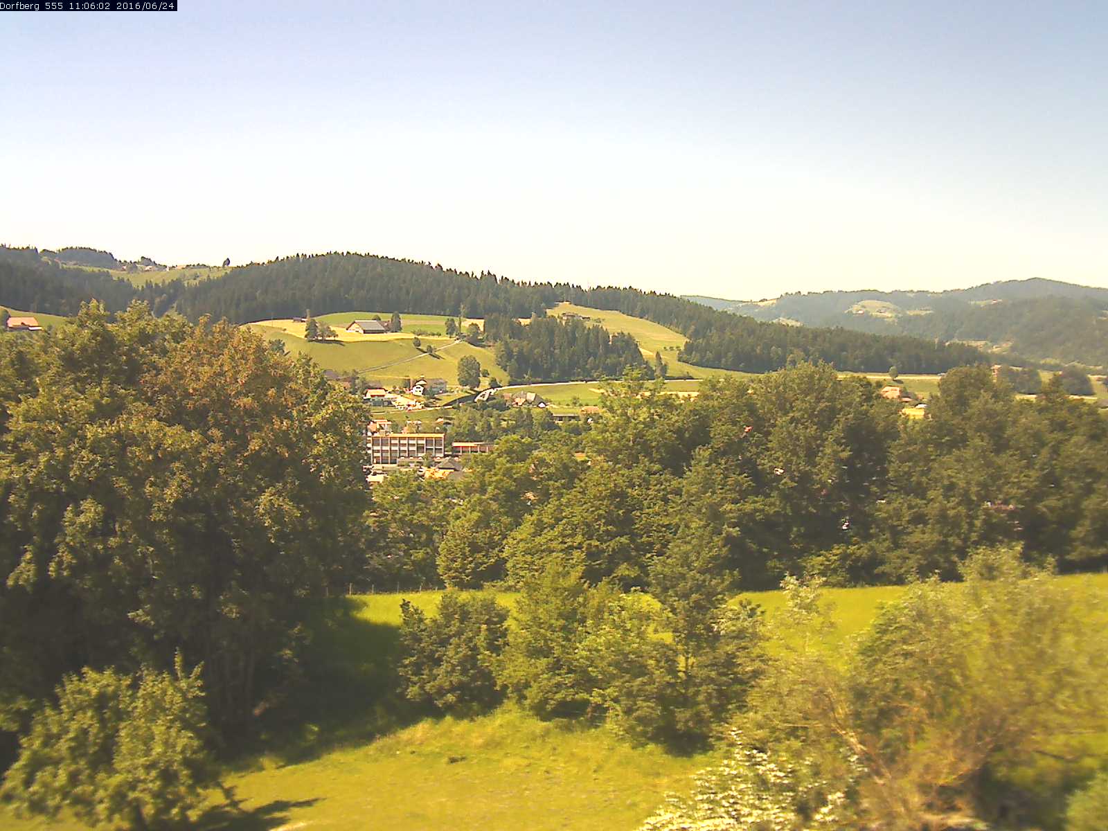 Webcam-Bild: Aussicht vom Dorfberg in Langnau 20160624-110601