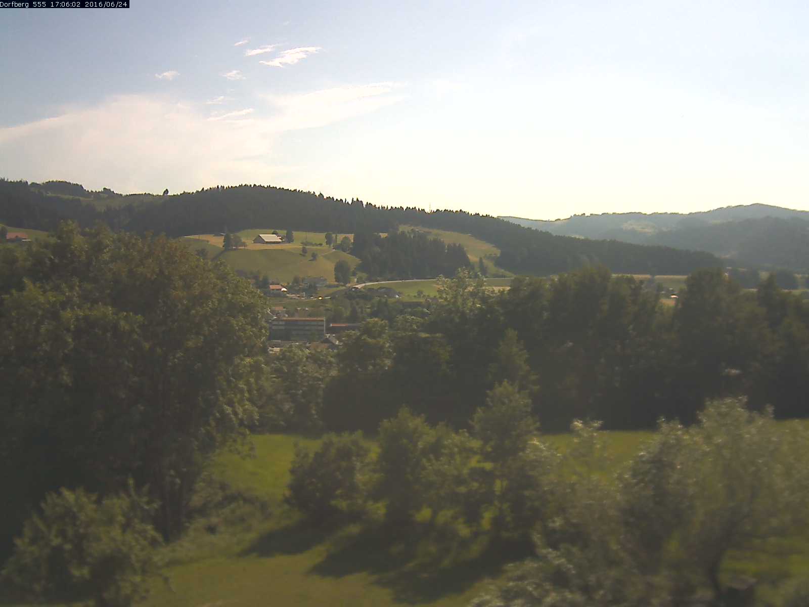 Webcam-Bild: Aussicht vom Dorfberg in Langnau 20160624-170601
