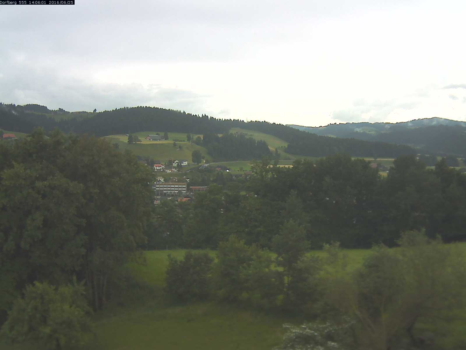 Webcam-Bild: Aussicht vom Dorfberg in Langnau 20160625-140601