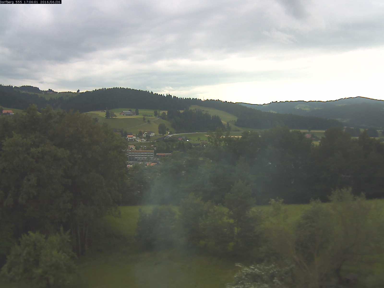 Webcam-Bild: Aussicht vom Dorfberg in Langnau 20160626-170601