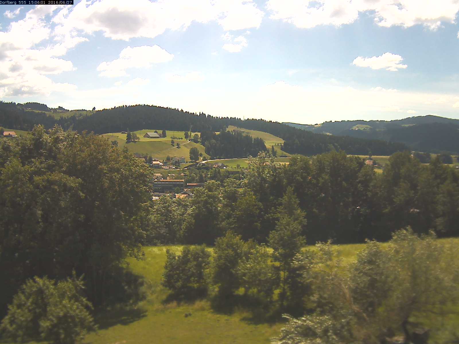 Webcam-Bild: Aussicht vom Dorfberg in Langnau 20160627-150601