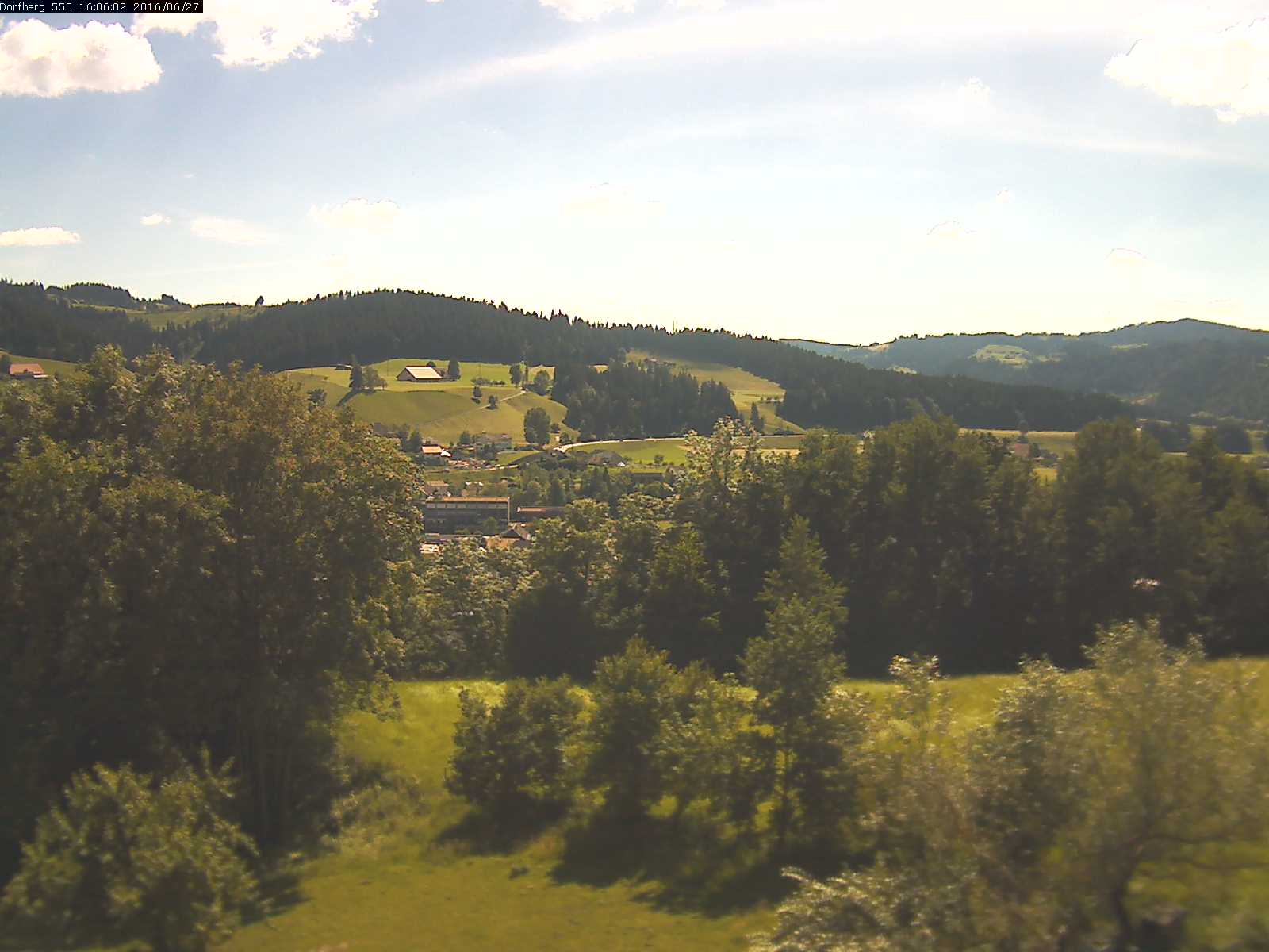 Webcam-Bild: Aussicht vom Dorfberg in Langnau 20160627-160601