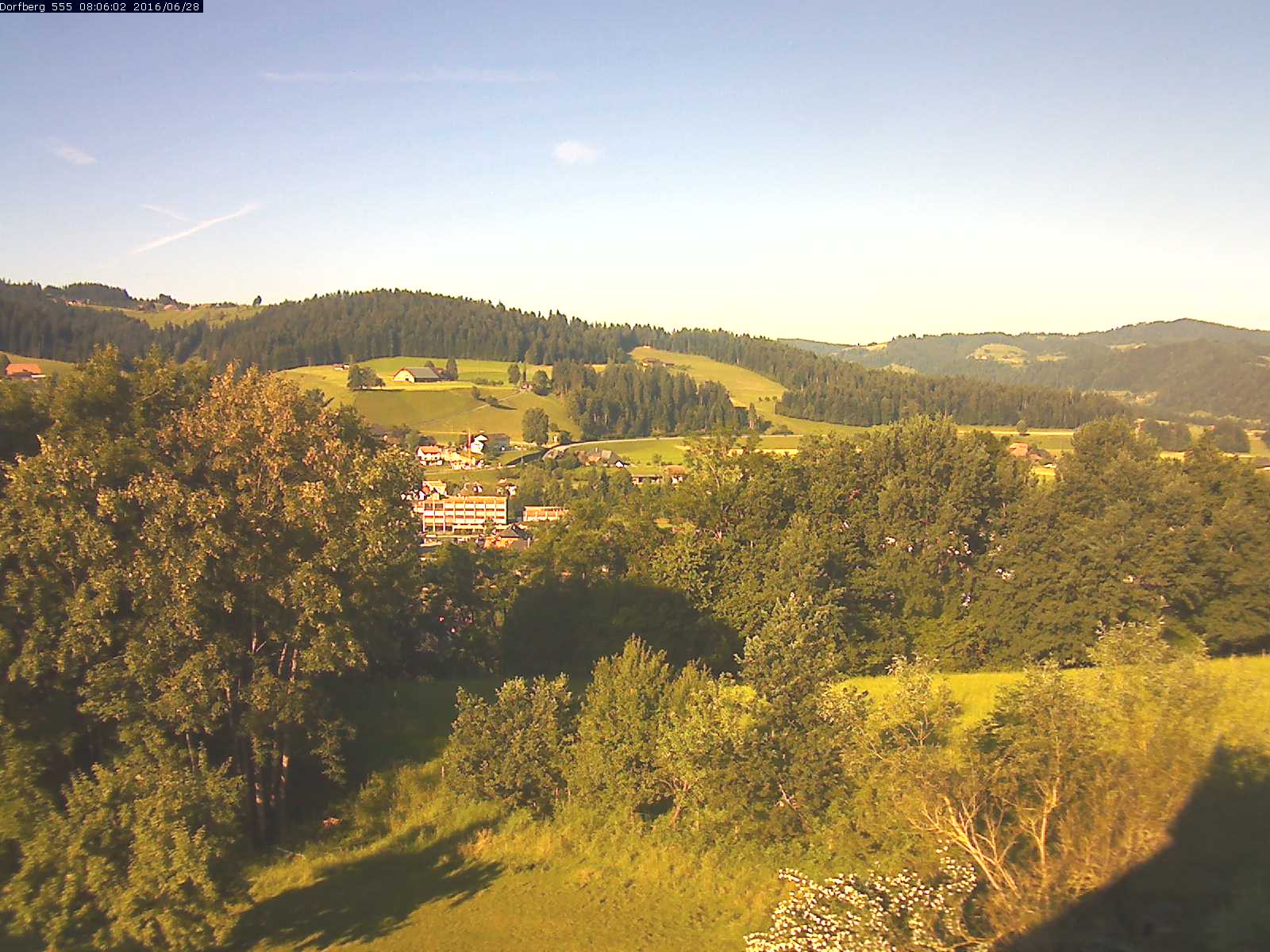 Webcam-Bild: Aussicht vom Dorfberg in Langnau 20160628-080601