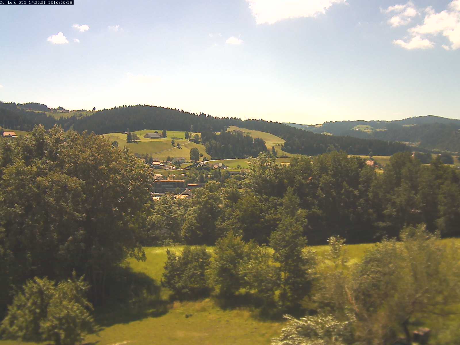 Webcam-Bild: Aussicht vom Dorfberg in Langnau 20160628-140601