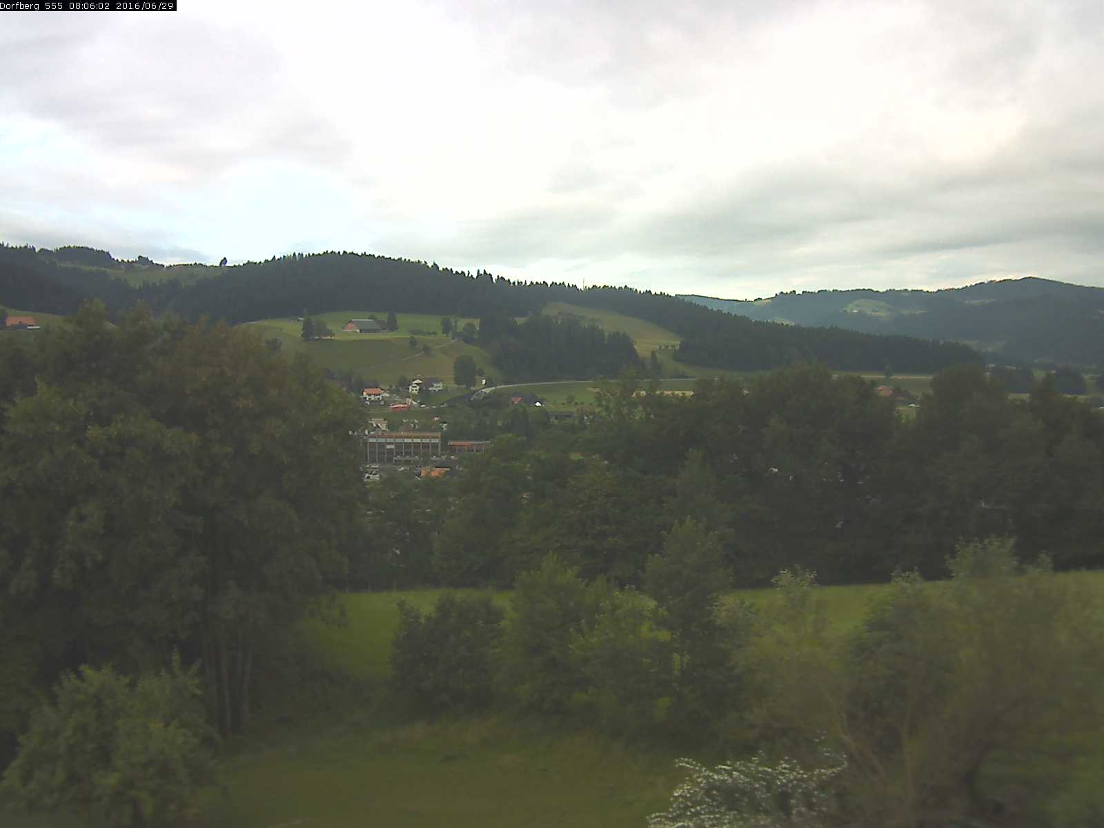 Webcam-Bild: Aussicht vom Dorfberg in Langnau 20160629-080601