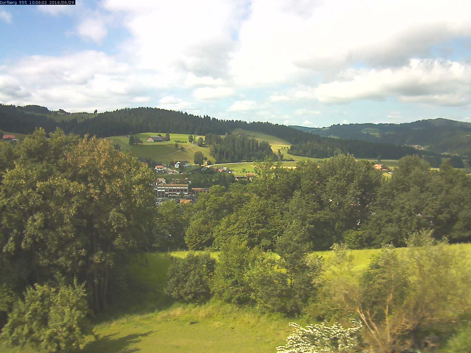 Webcam-Bild: Aussicht vom Dorfberg in Langnau 20160629-100601