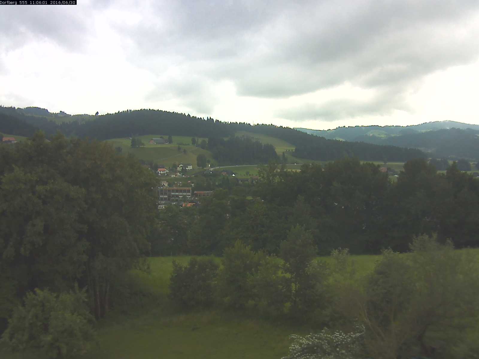Webcam-Bild: Aussicht vom Dorfberg in Langnau 20160630-110601