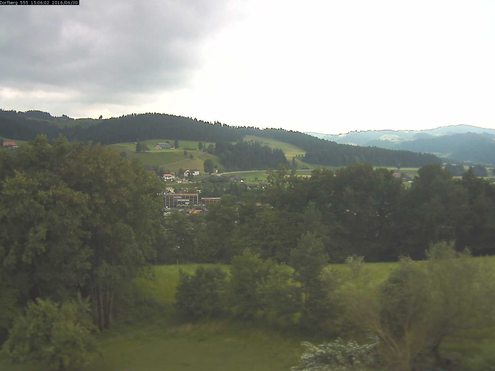 Webcam-Bild: Aussicht vom Dorfberg in Langnau 20160630-150601