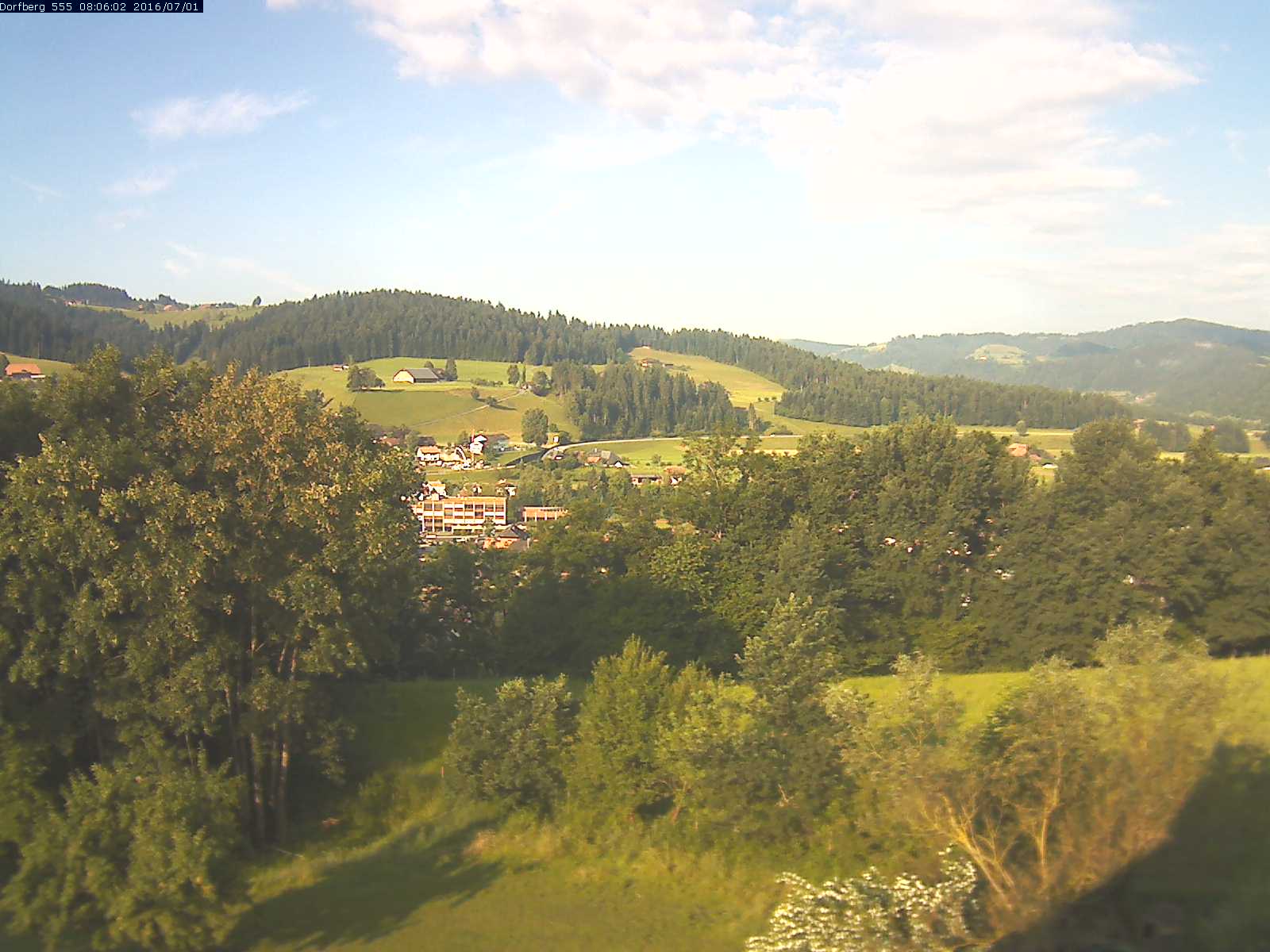 Webcam-Bild: Aussicht vom Dorfberg in Langnau 20160701-080601