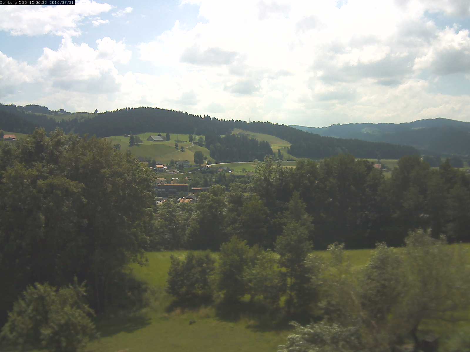 Webcam-Bild: Aussicht vom Dorfberg in Langnau 20160701-150601