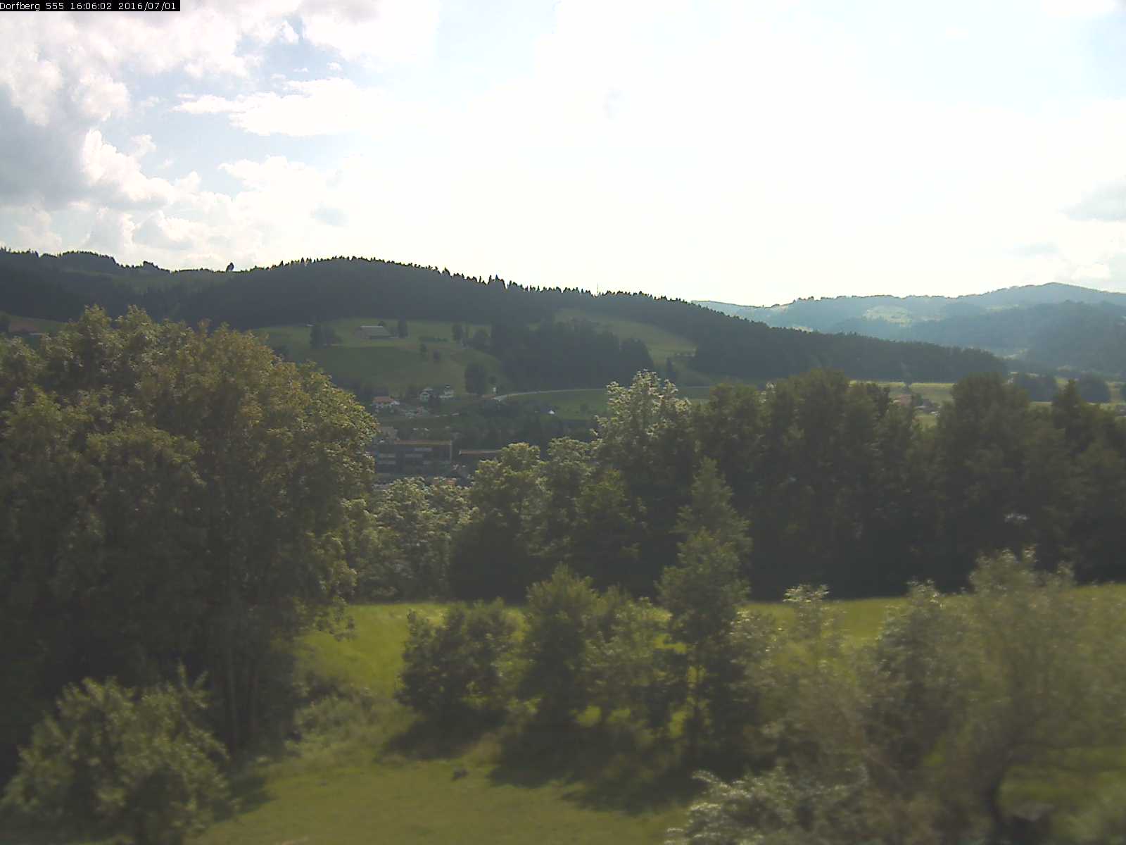 Webcam-Bild: Aussicht vom Dorfberg in Langnau 20160701-160601