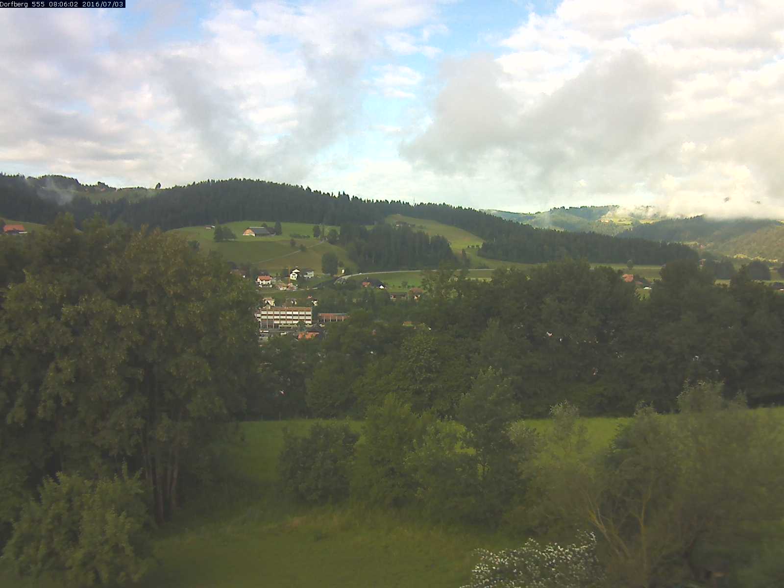 Webcam-Bild: Aussicht vom Dorfberg in Langnau 20160703-080601