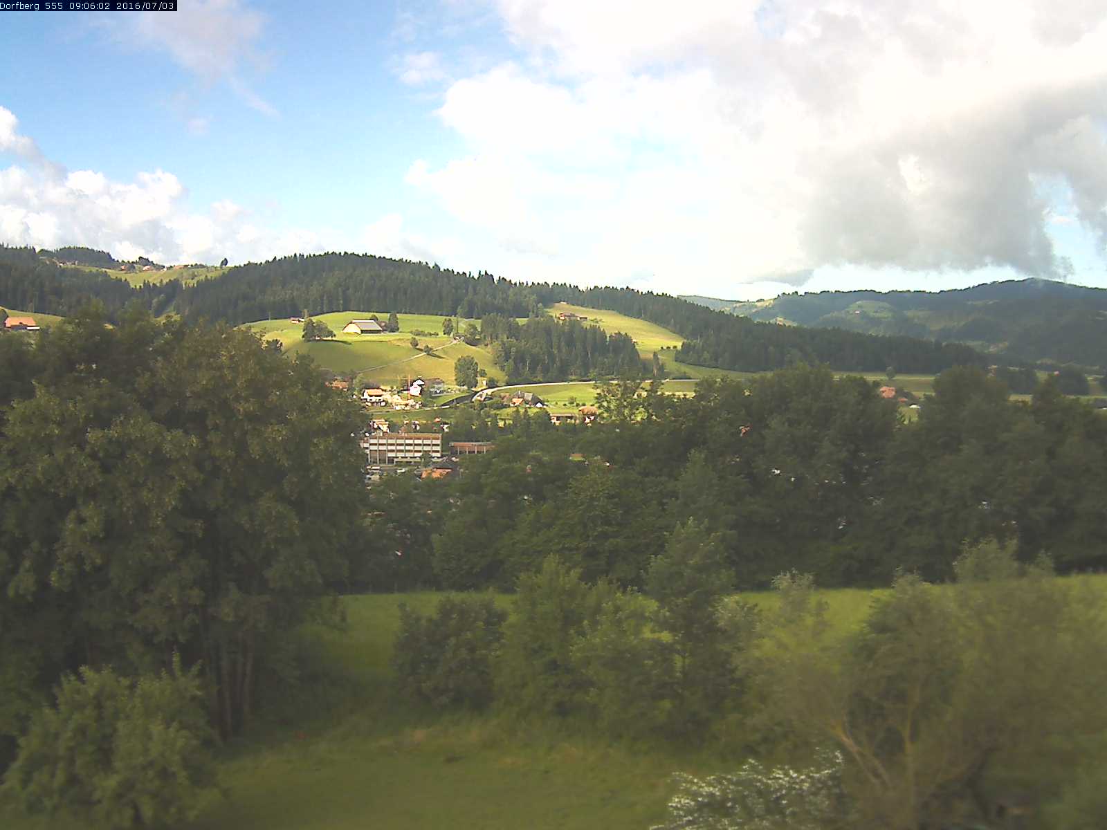 Webcam-Bild: Aussicht vom Dorfberg in Langnau 20160703-090601