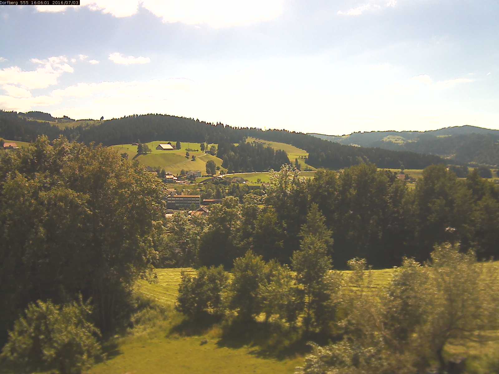 Webcam-Bild: Aussicht vom Dorfberg in Langnau 20160703-160601