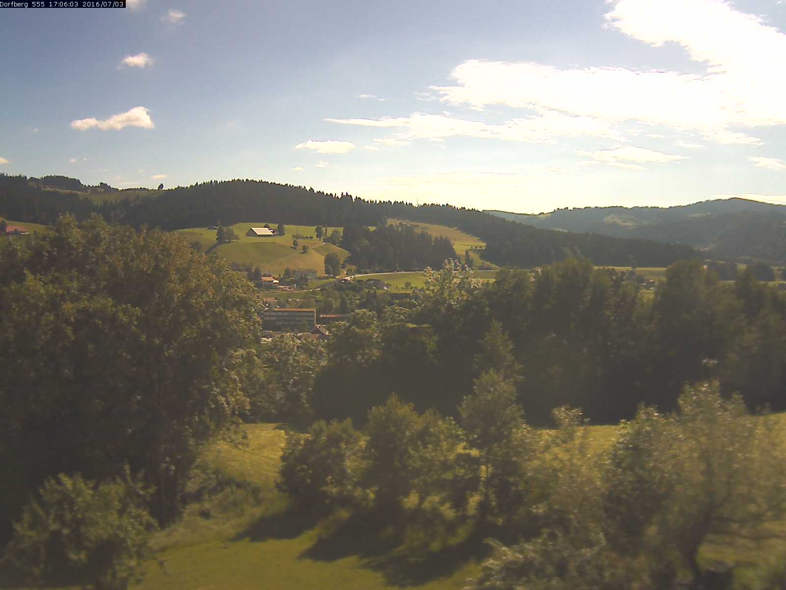 Webcam-Bild: Aussicht vom Dorfberg in Langnau 20160703-170601