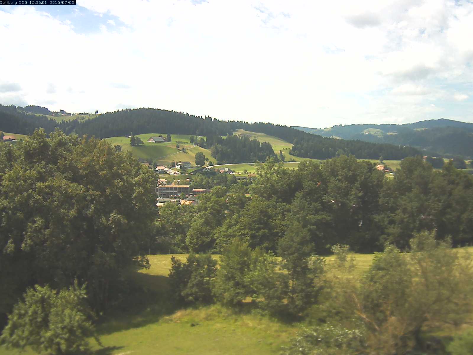 Webcam-Bild: Aussicht vom Dorfberg in Langnau 20160705-120601