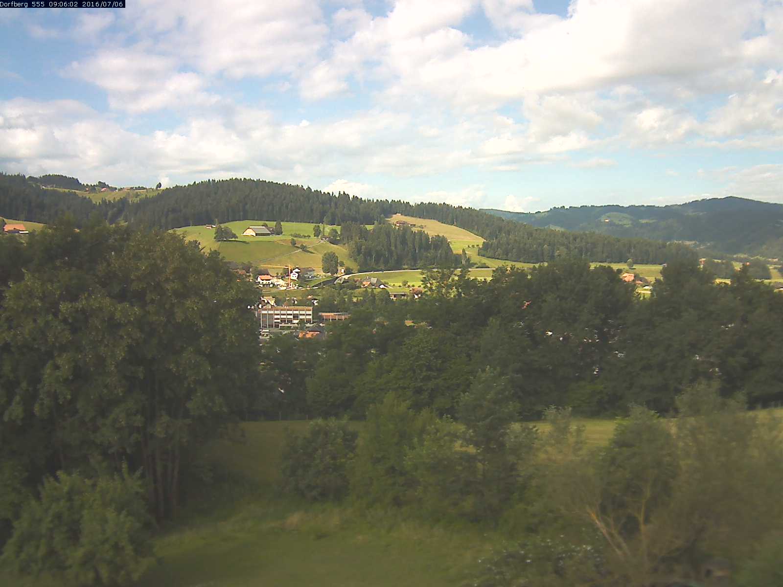 Webcam-Bild: Aussicht vom Dorfberg in Langnau 20160706-090601