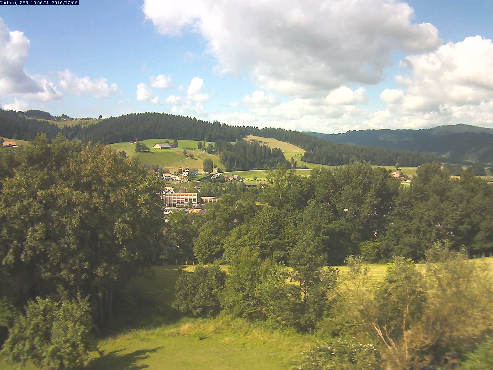 Webcam-Bild: Aussicht vom Dorfberg in Langnau 20160706-100601