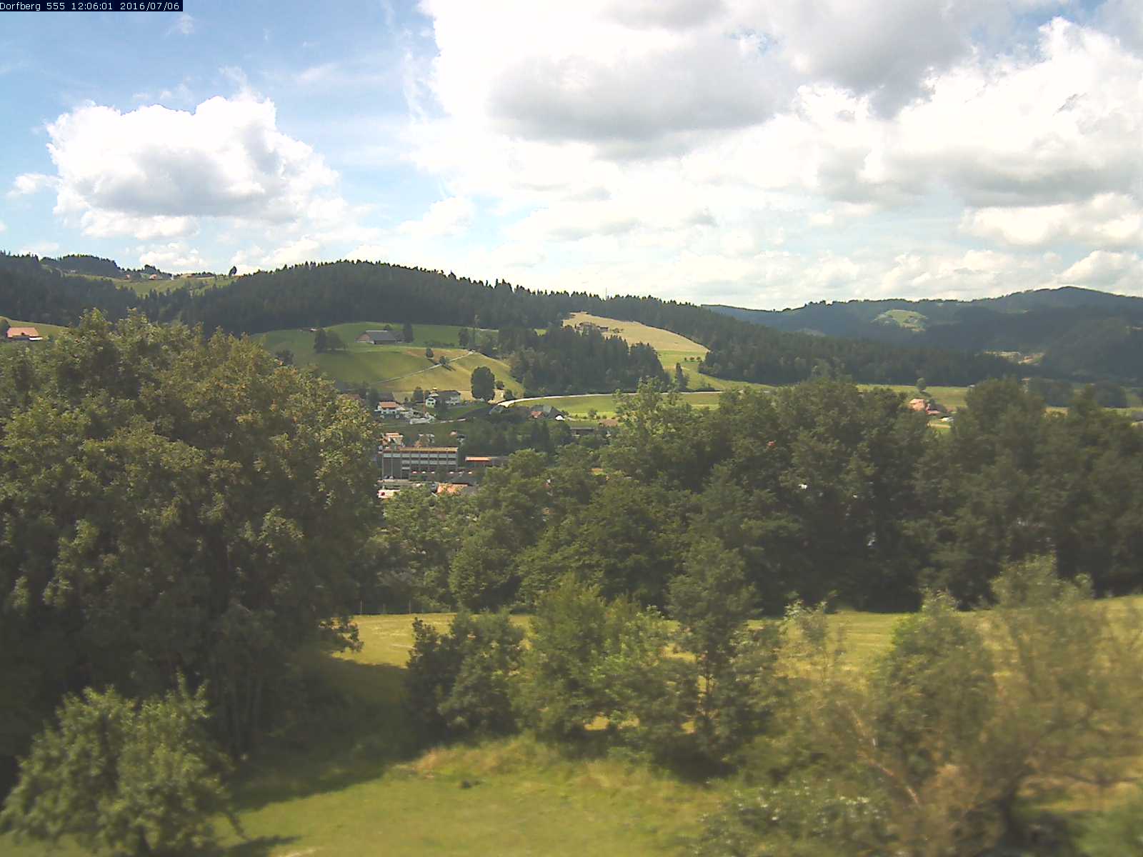 Webcam-Bild: Aussicht vom Dorfberg in Langnau 20160706-120601