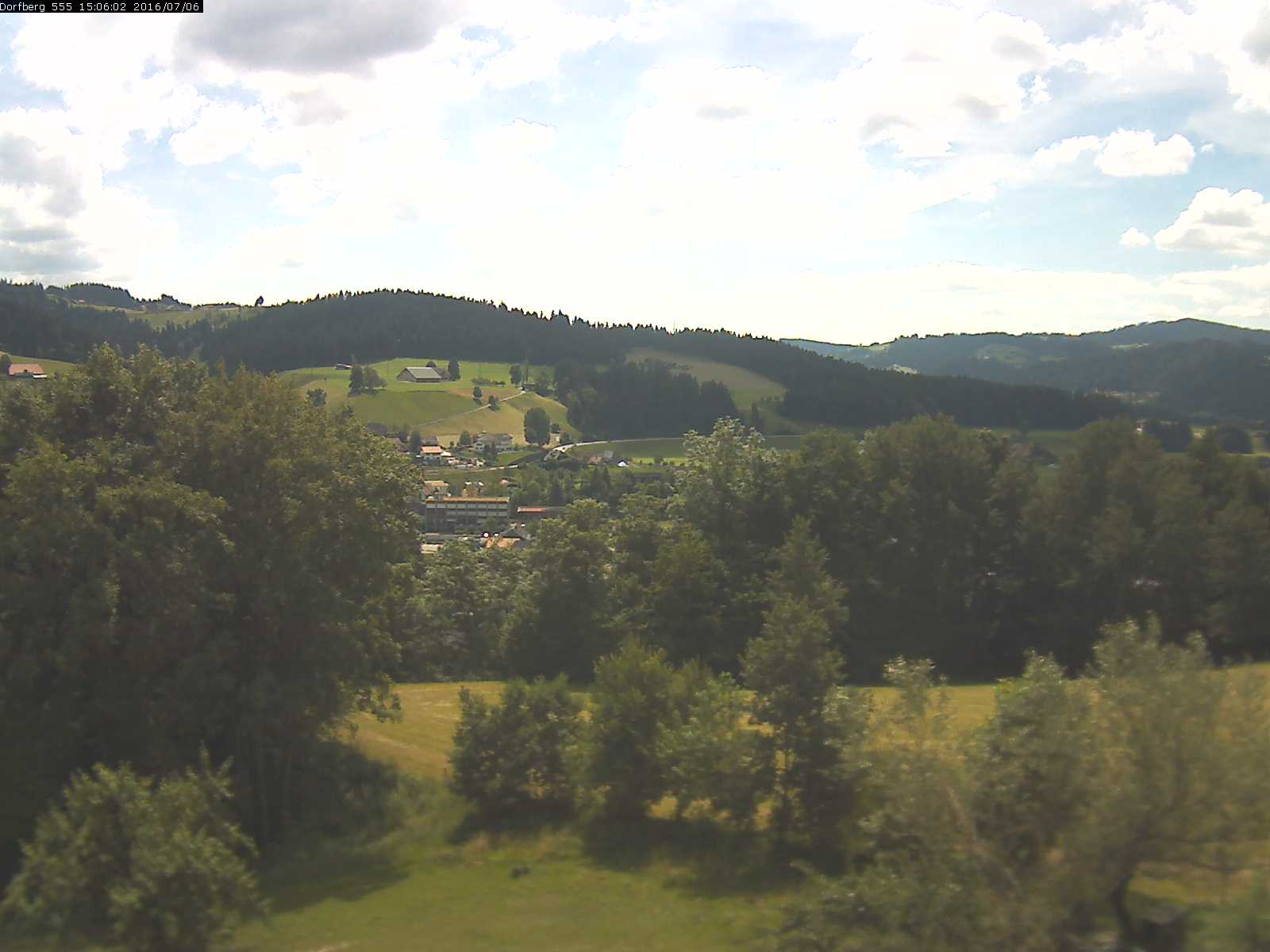 Webcam-Bild: Aussicht vom Dorfberg in Langnau 20160706-150601