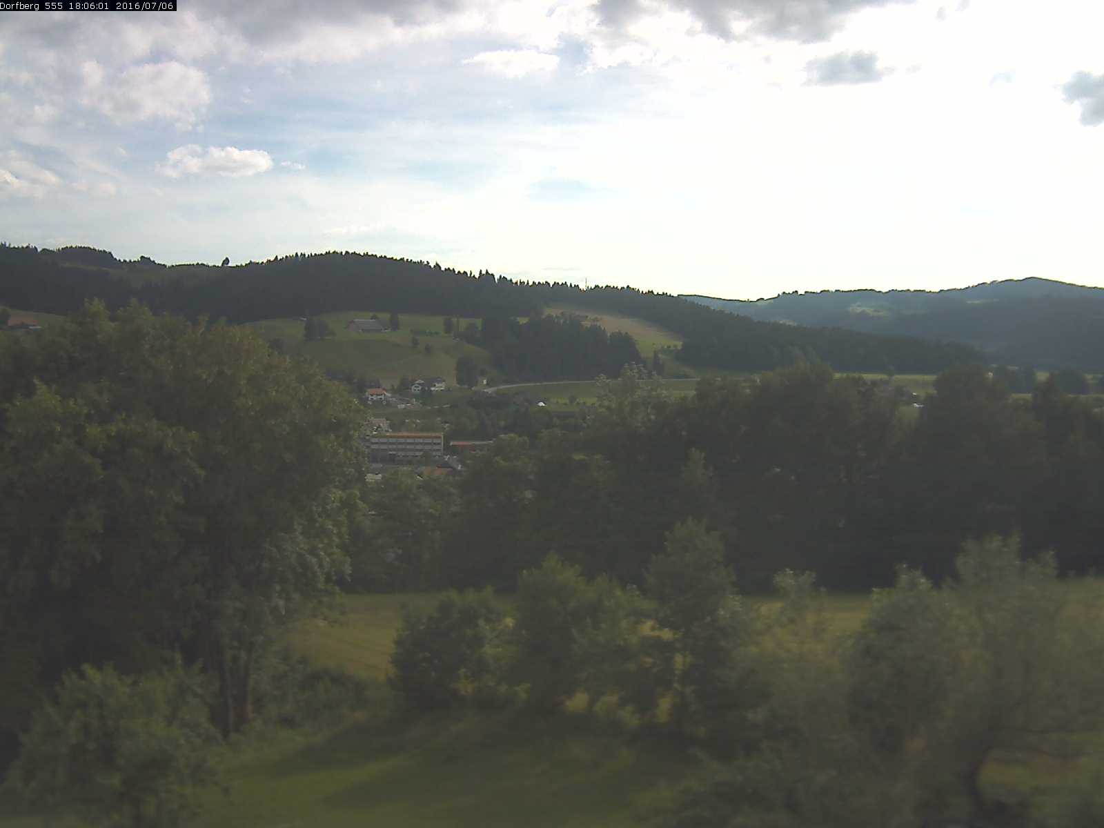 Webcam-Bild: Aussicht vom Dorfberg in Langnau 20160706-180601